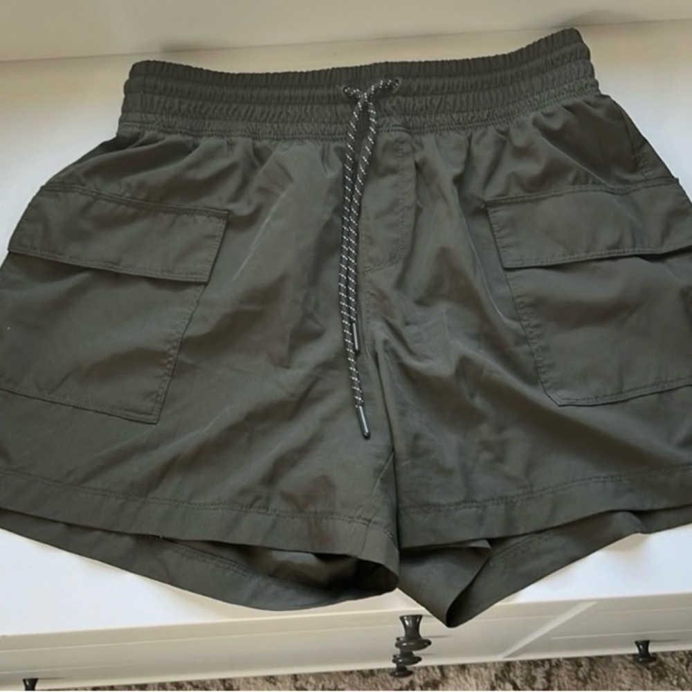 Old Navy Olive Green Cargo Shorts Size Small